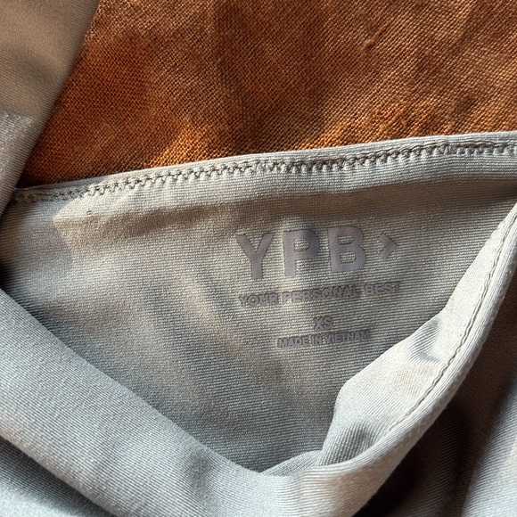 NWT YPB Abercrombie Cropped Compression Tank - Picture 4 of 4